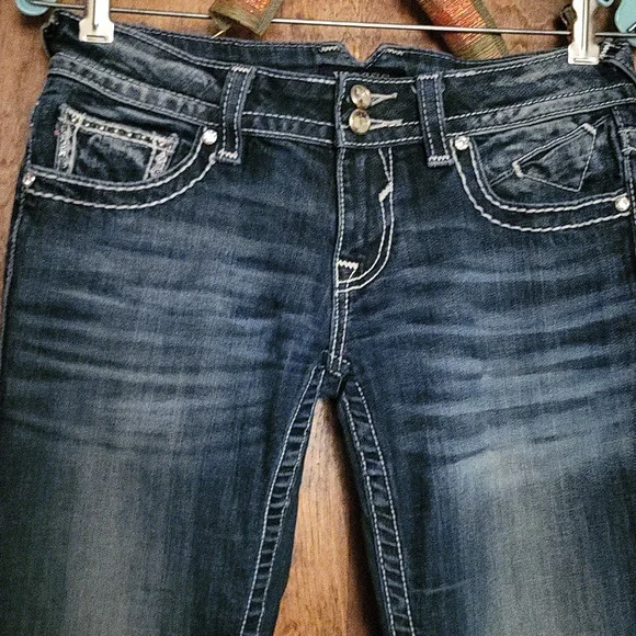 Vigoss Blue Jeans with Embellished Pockets Size 7/9 - Picture 11 of 15